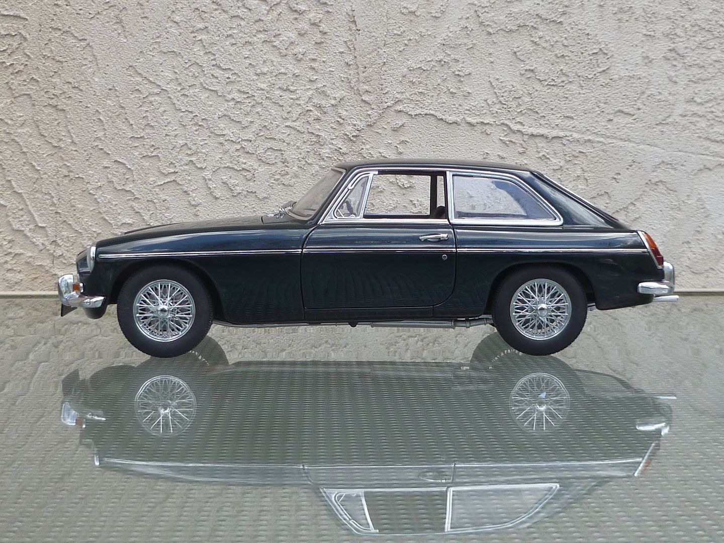 mgb gt diecast model cars